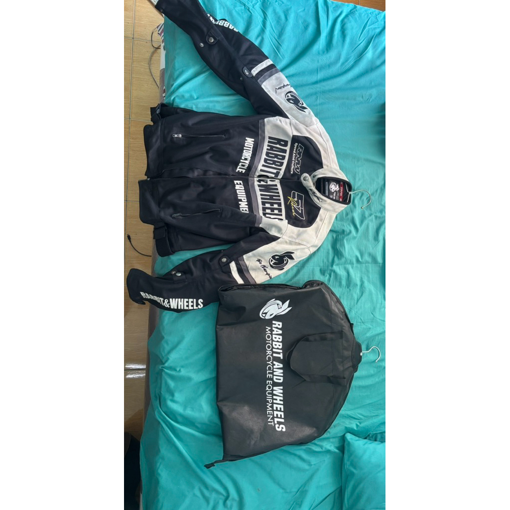 Jaket Rabbit & Wheels Devise size XL