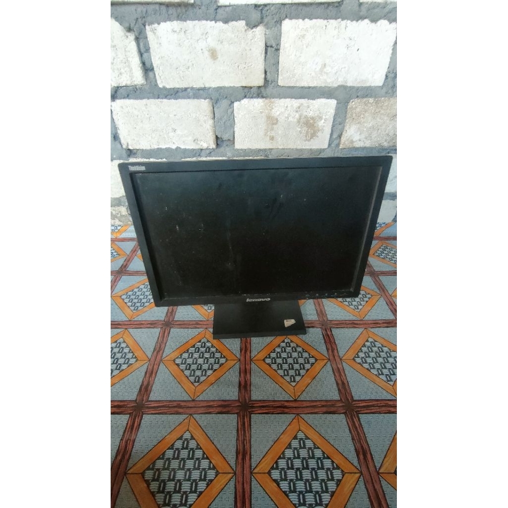 Monitor 19inch second minus
