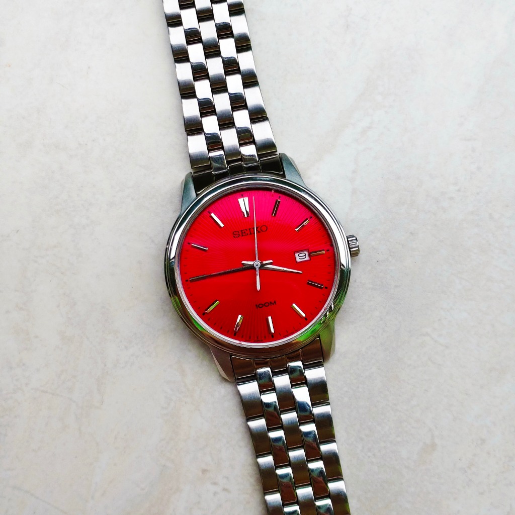 Jam Tangan Seiko Quartz JDM SUR 6N42 Red Cocktail Textured Dial Super Rare