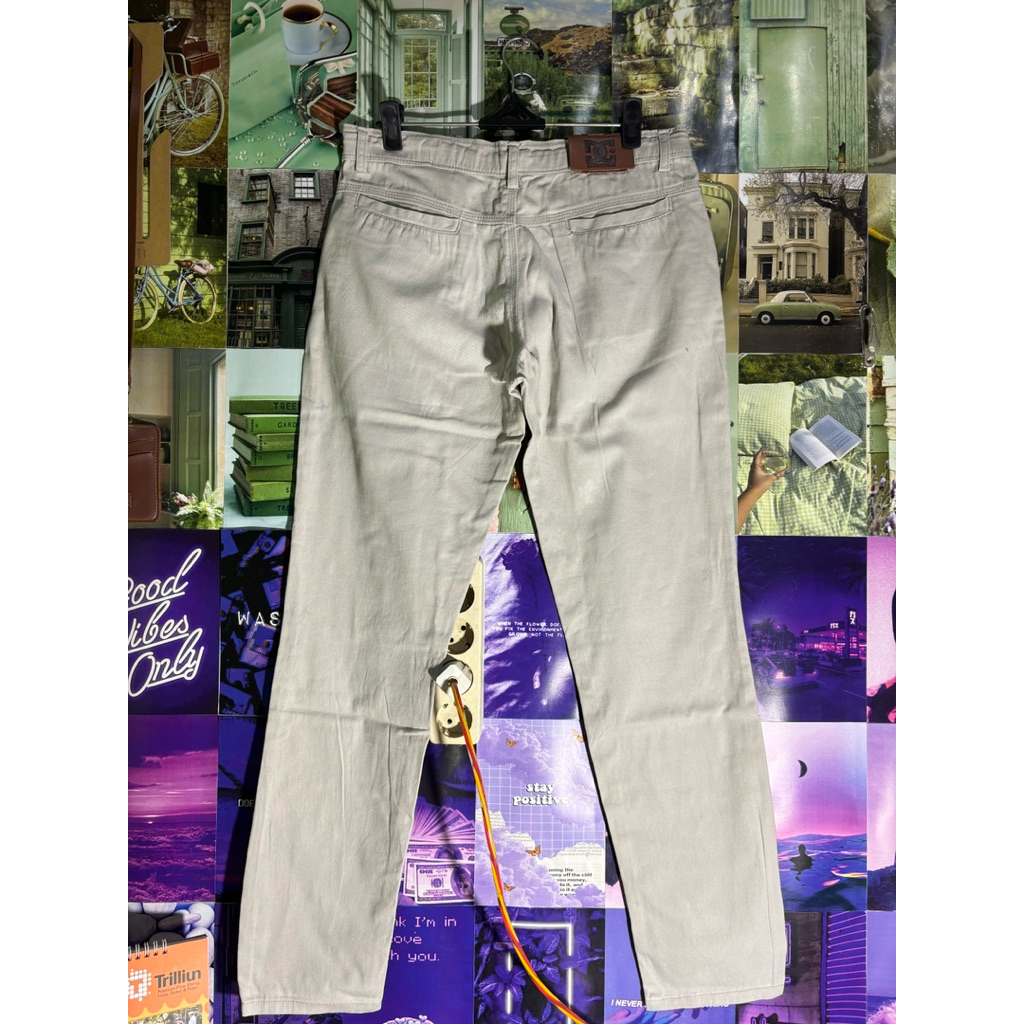 Dcshoecousa Cream Chino Pants Size 31-32 Preloved