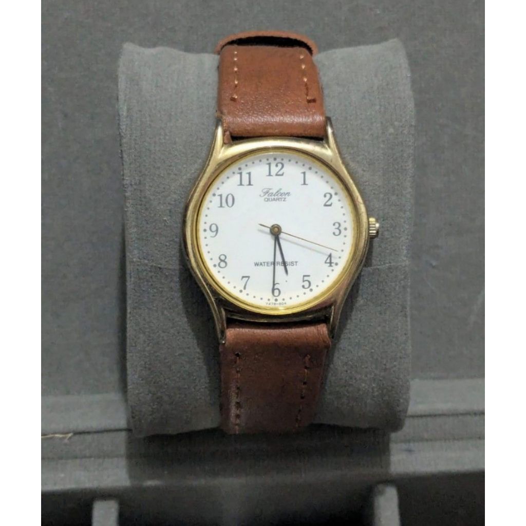 Jam Tangan Falcon by Qnq Vintage gold