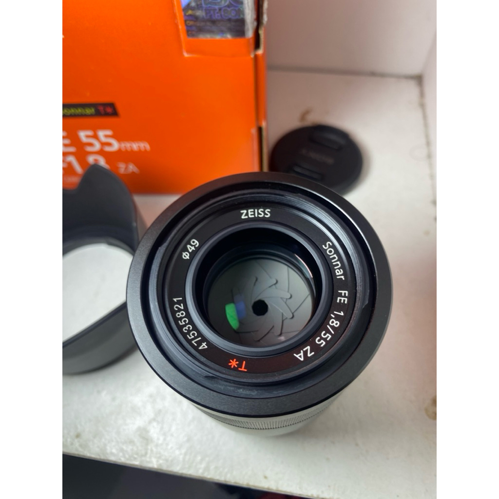 zeiss FE 55mm f1.8 for sony full frame