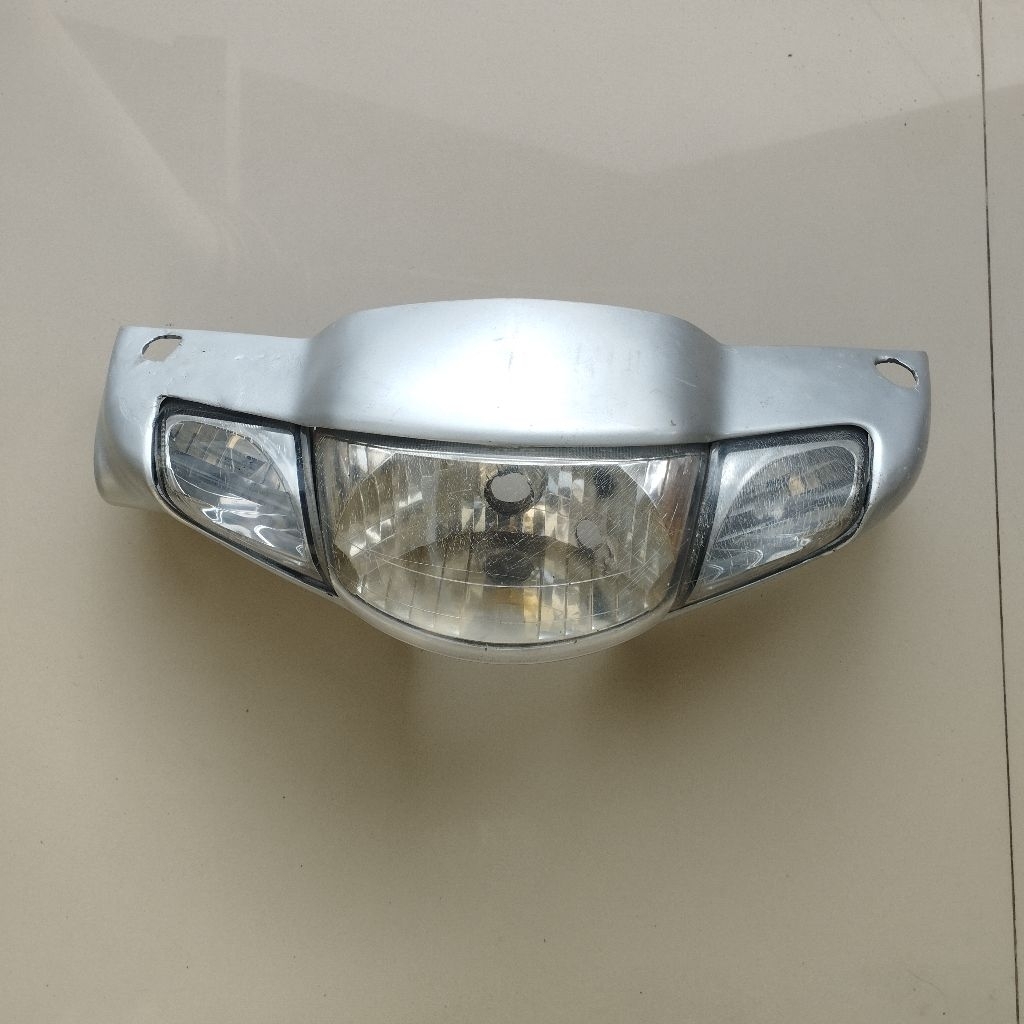 Batok depan totok depan set lampu reflektor Honda Kirana 125 original