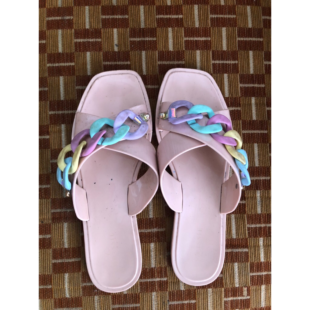 preloved sandal chrissie