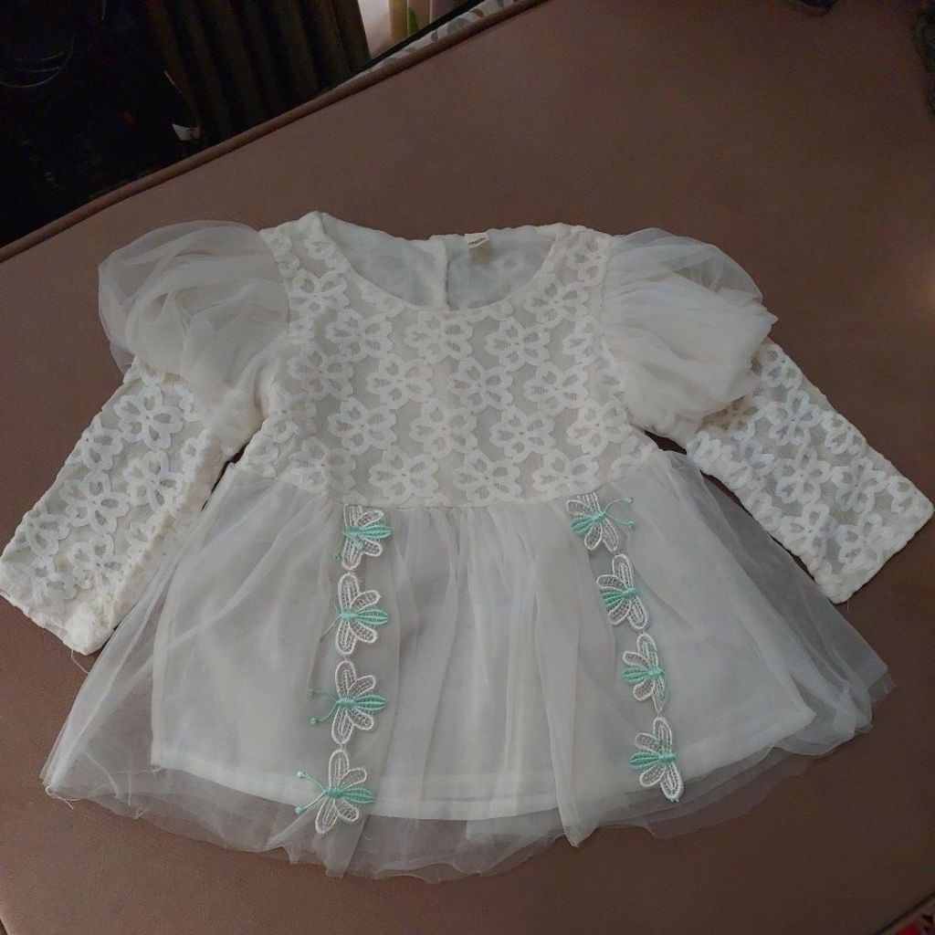 Dress anak Brukat bunga timbul lengan balon - Dress Lebaran Anak warna broken white putih - Dress an