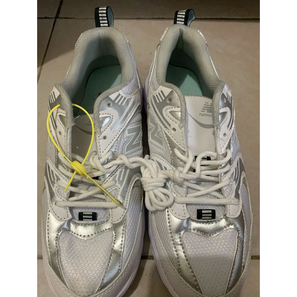 NB 530 Made in China Holo nyala 2 Warna Size 43 27CM / Second Brand