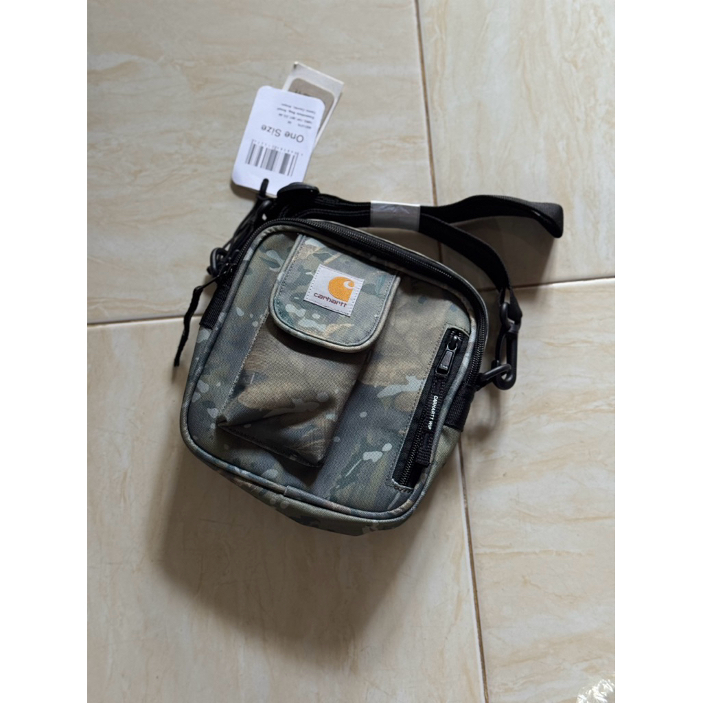 CARHARTT ESSNETIALS BAG CAMO GREEN