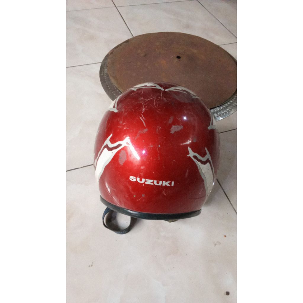 batok bahan helm helmet Suzuki ts warna merah original bawaan motor Suzuki