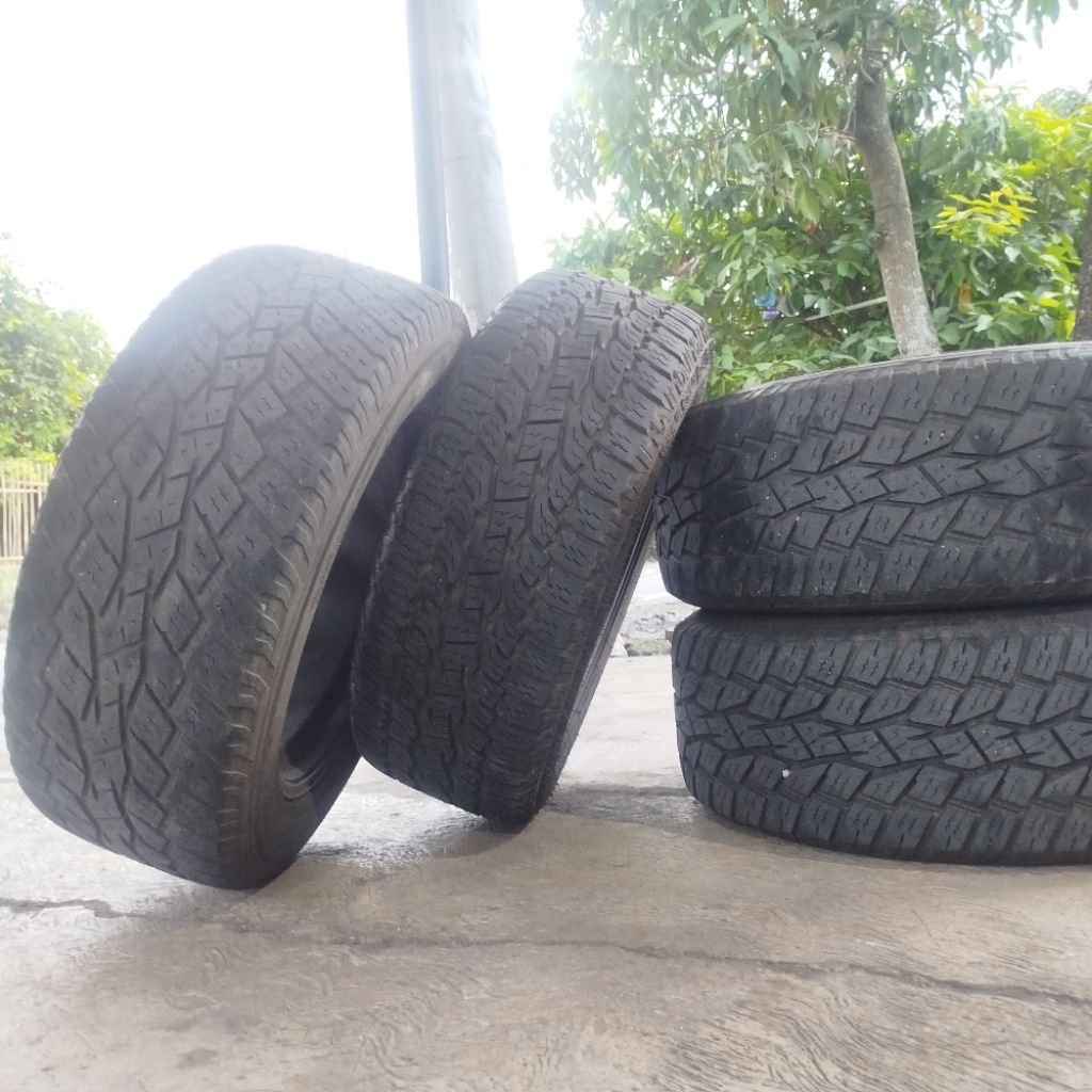 BAN 275/55 R20 Toyo open country AT.
