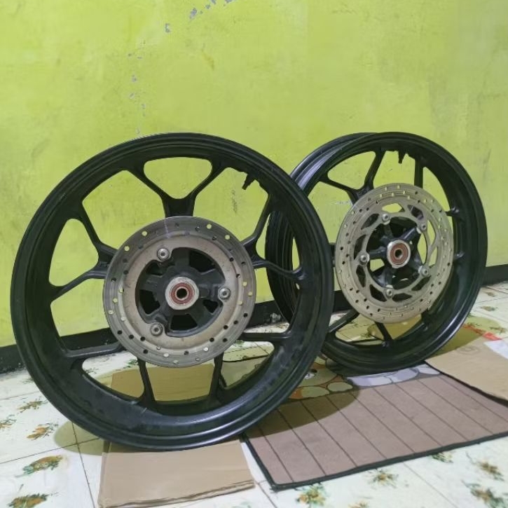 VELG MOTOR YAMAHA XSR PNP NINJA RR ,Undebone ori ninja rr, footstep ori ninja rr