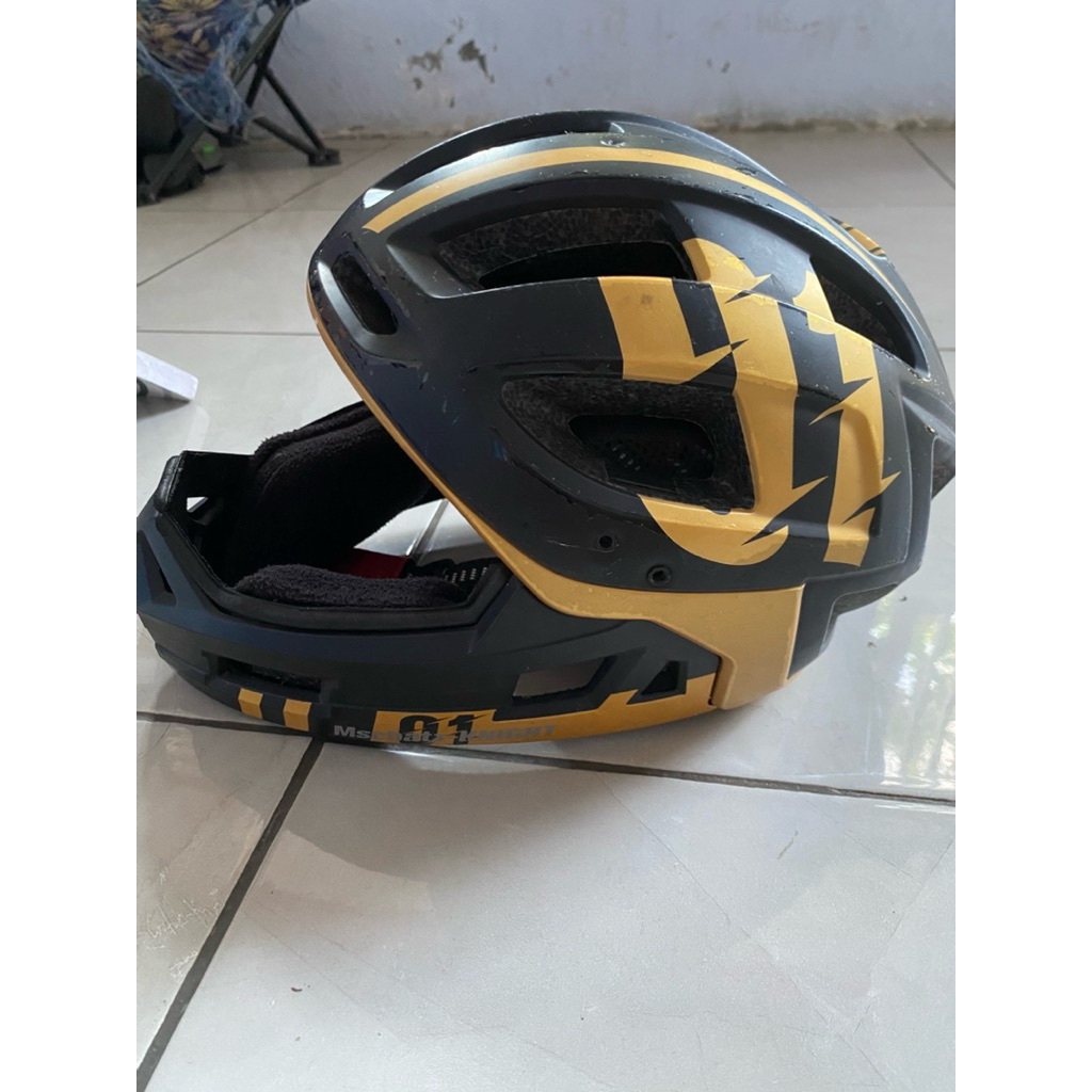 helm MSCHATZ second untuk pushbike