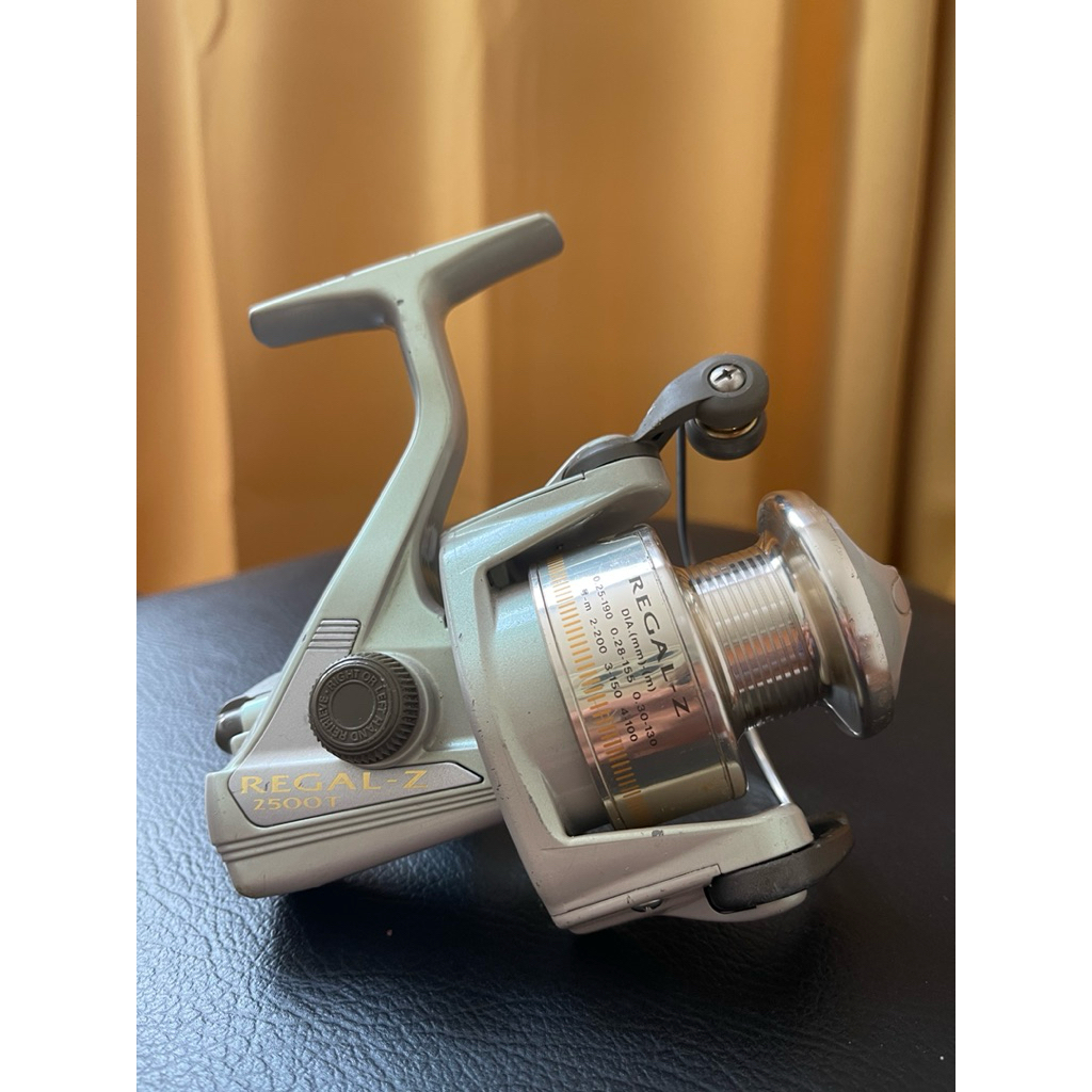 reel daiwa regal-z 2500T made japan
