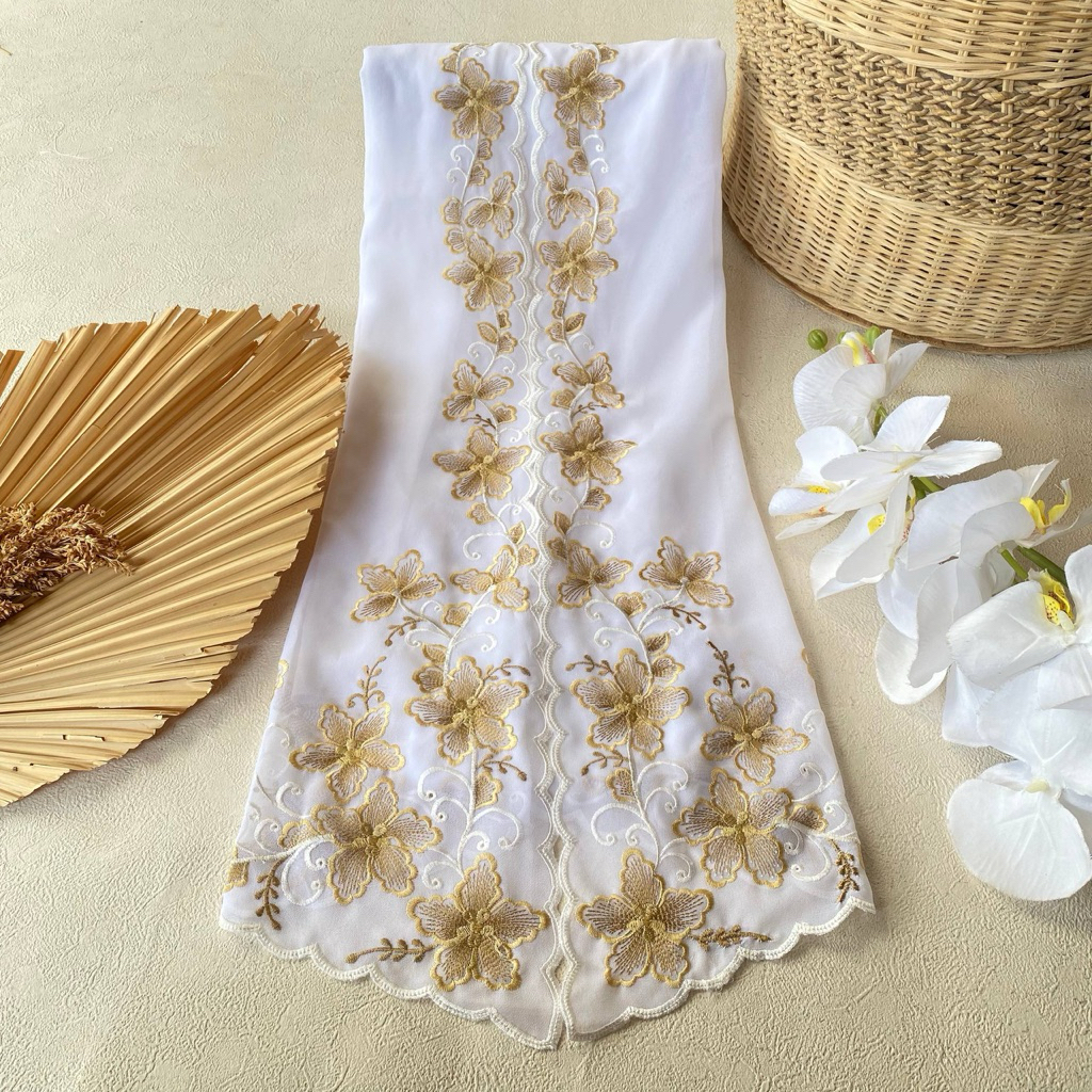 KAIN KEBAYA MOTIF KATALIA PUTIH TULANG COMBI GOLD