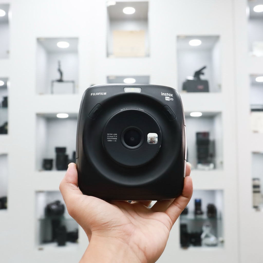 Fujifilm Instax SQ20 Polaroid Square