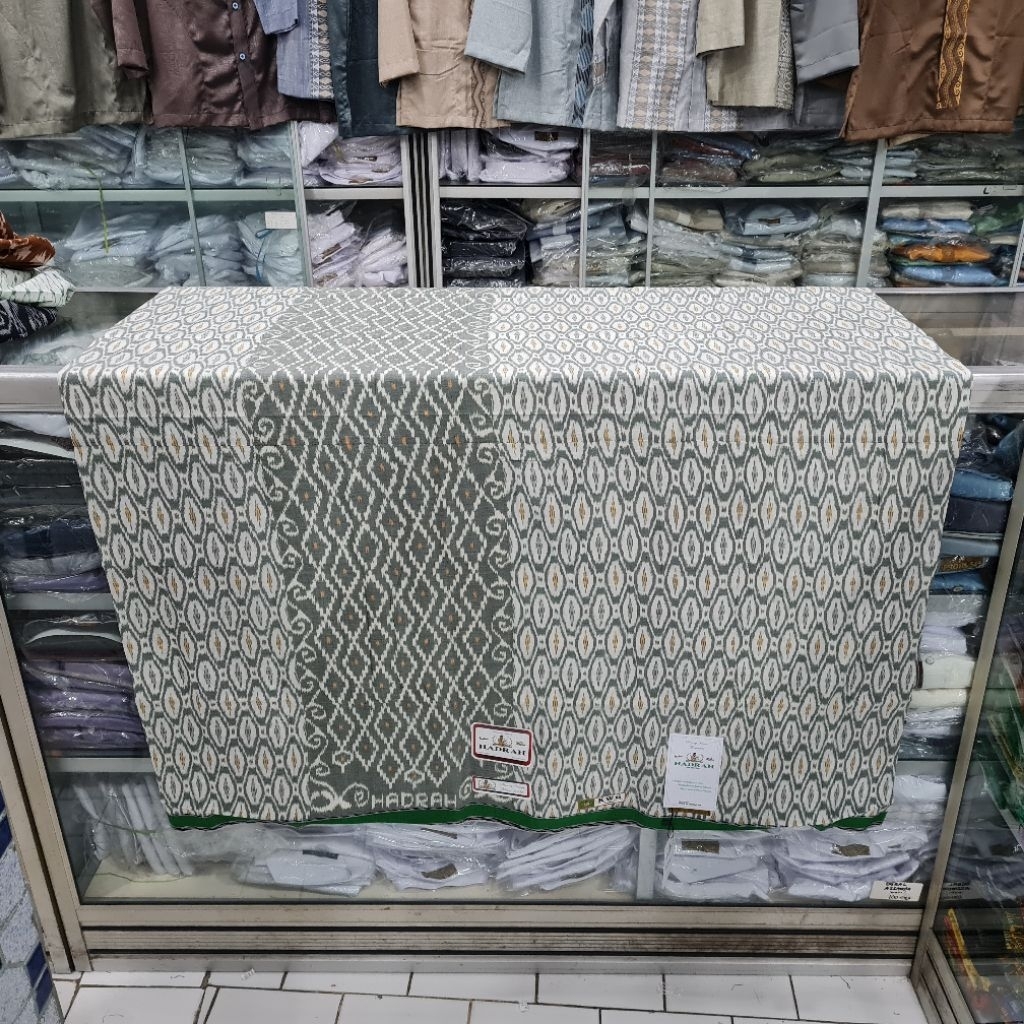 Sarung Tenun Hadrah Kawung Mesres
