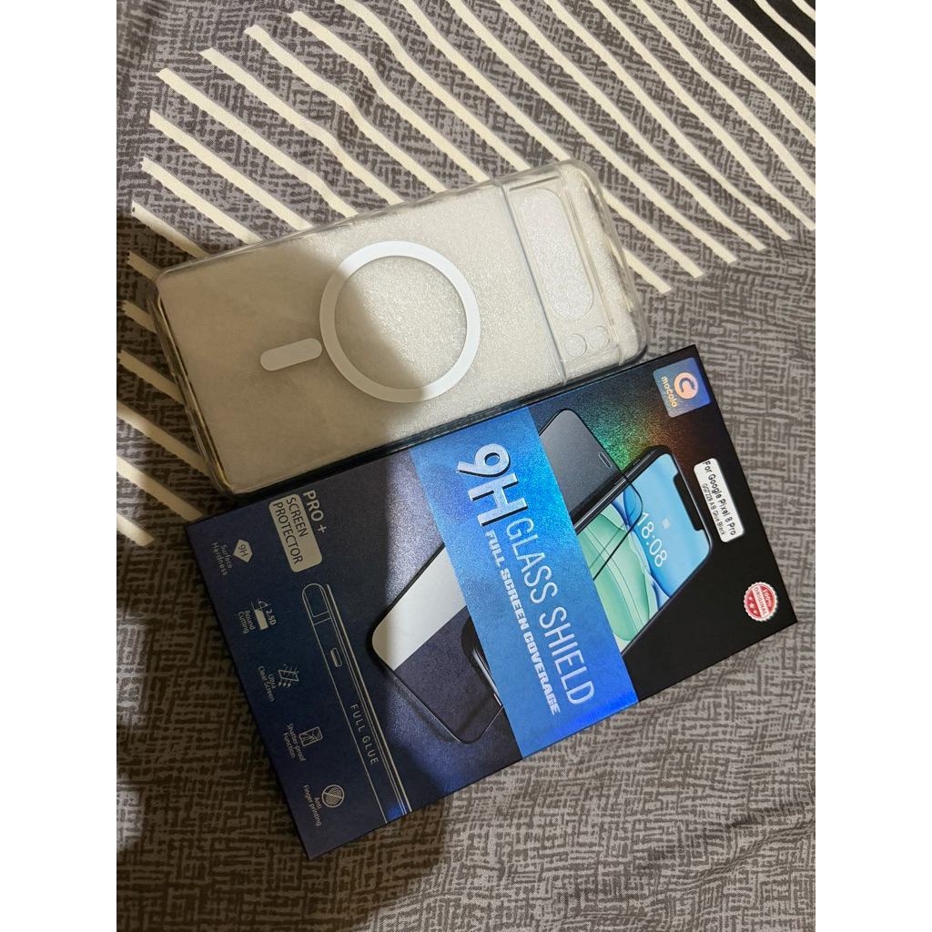 TEMPERED GLASS & SILICONE CASE GOPIX 8 PRO