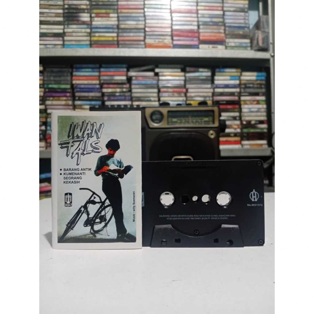 Kaset pita IWAN FALS (barang antik)