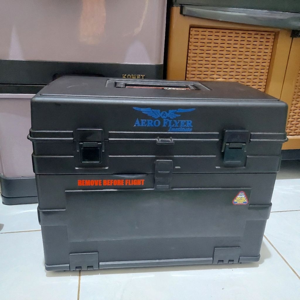 Tamiya box versus 8010 + tas