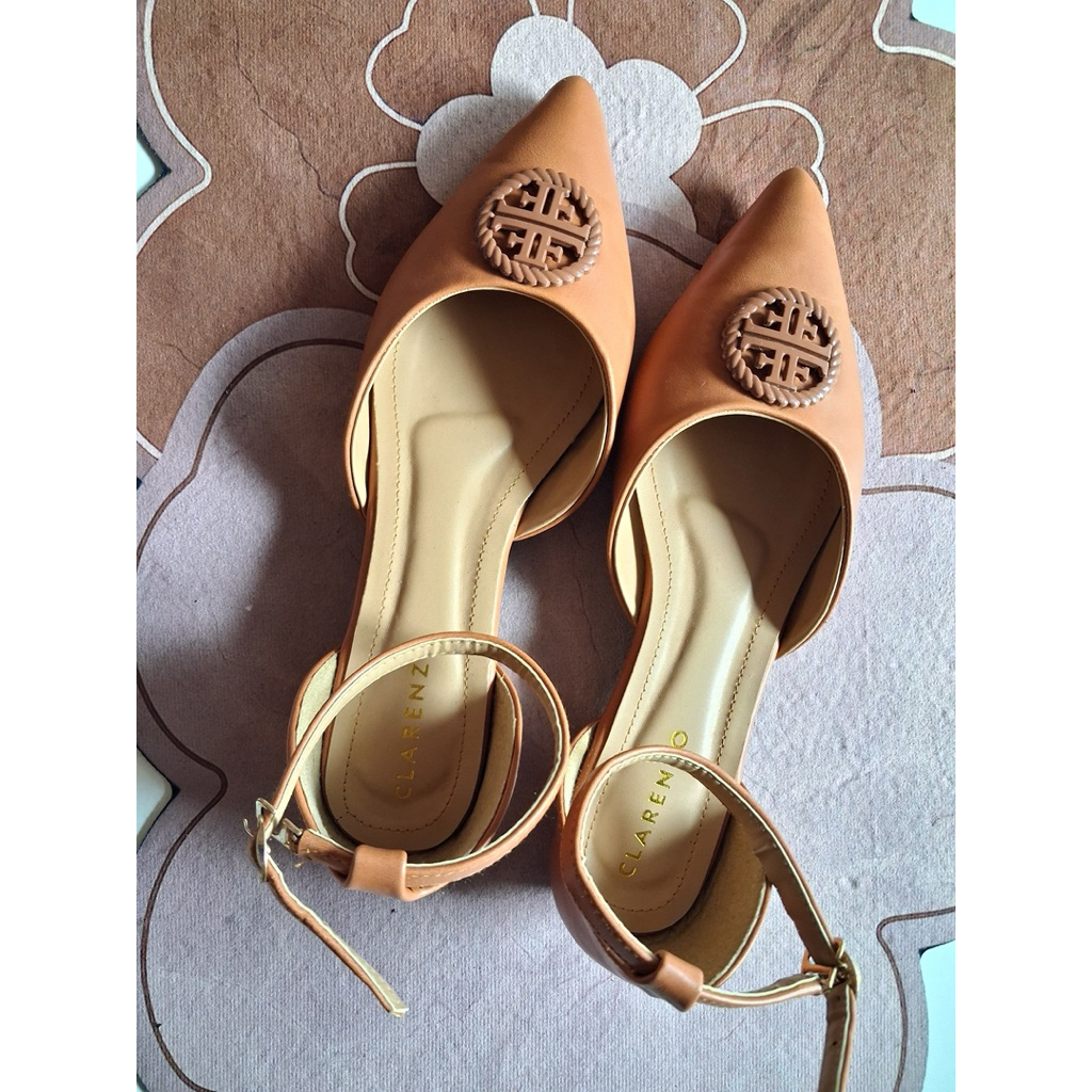 Jual Rugi, Obral Heels Clarenzo