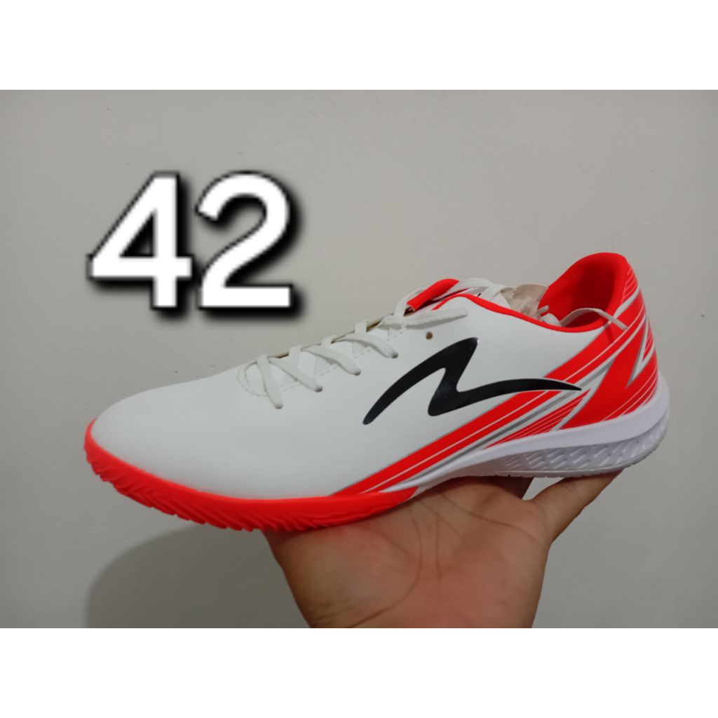 Sepatu futsal specs Lightspeed 20