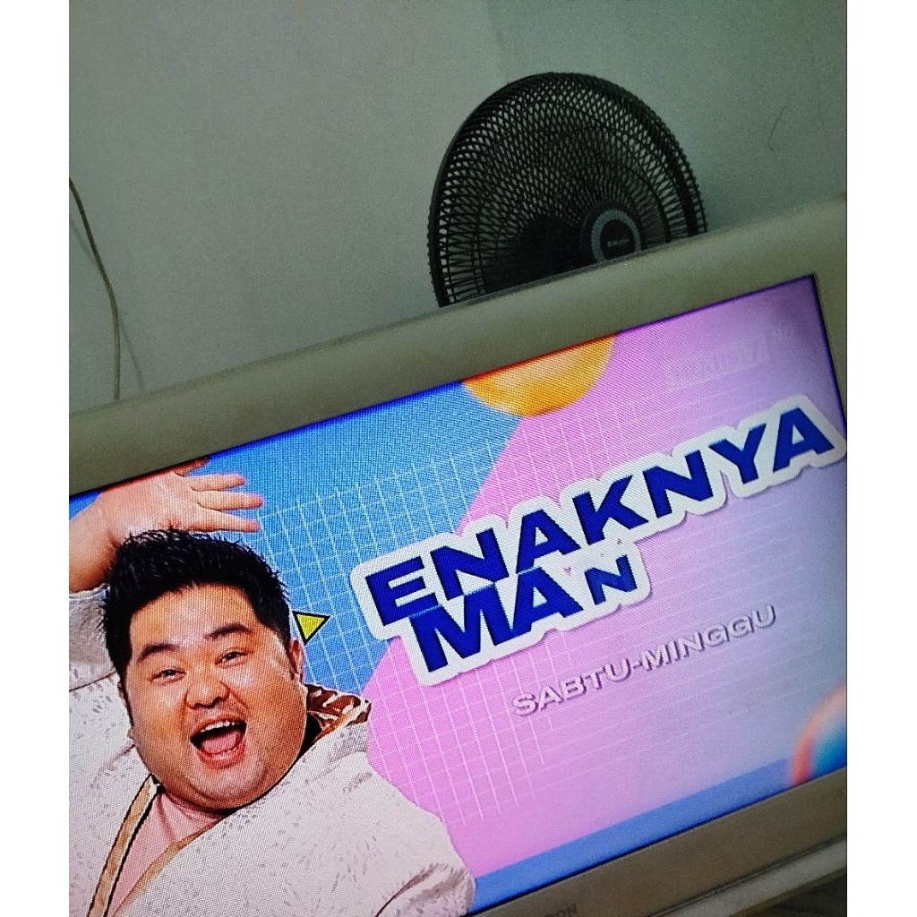 TV LCD Polytron 32 inch Normal