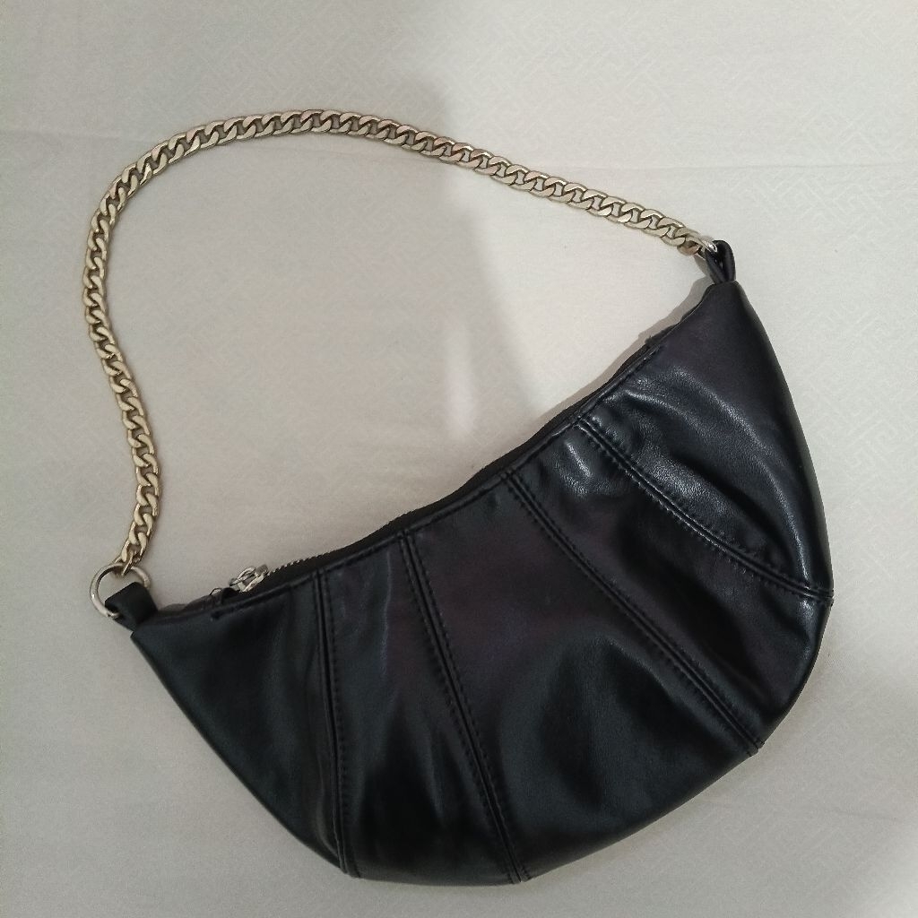 Tas Rantai Hitam