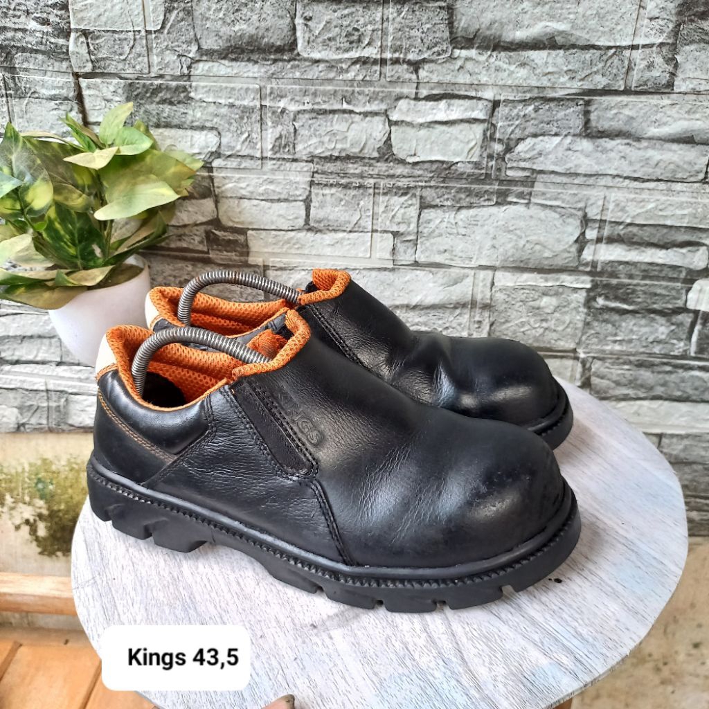 Sepatu safety second merk Kings size43,5 insol28,5cm