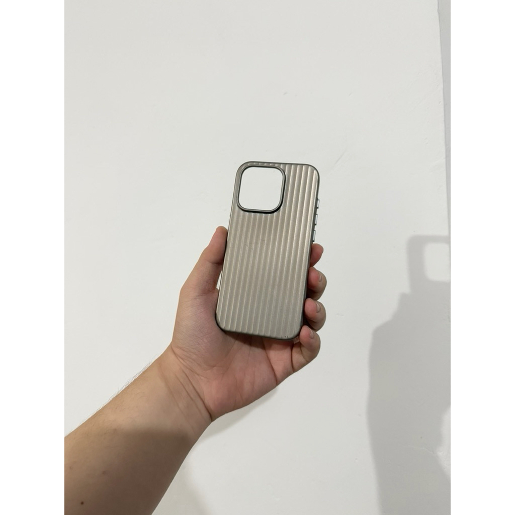 (prelove) case iphone 15 pro berbahan alumunium