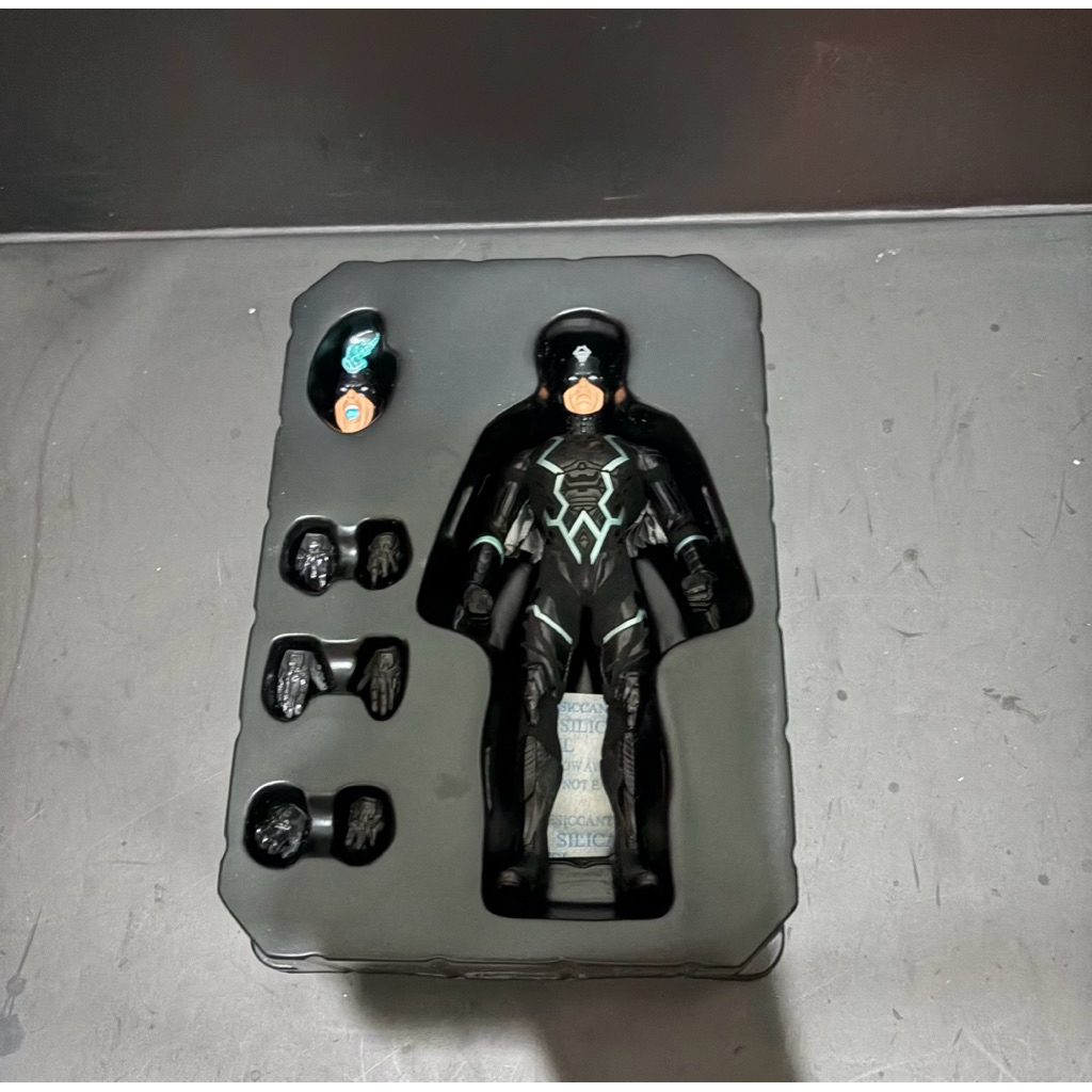 mezco Black Bolt