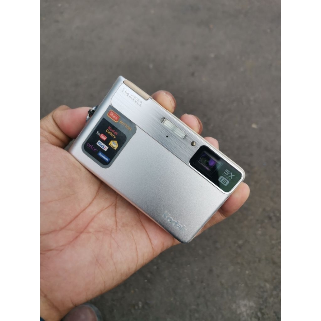 Kodak M590 batangan