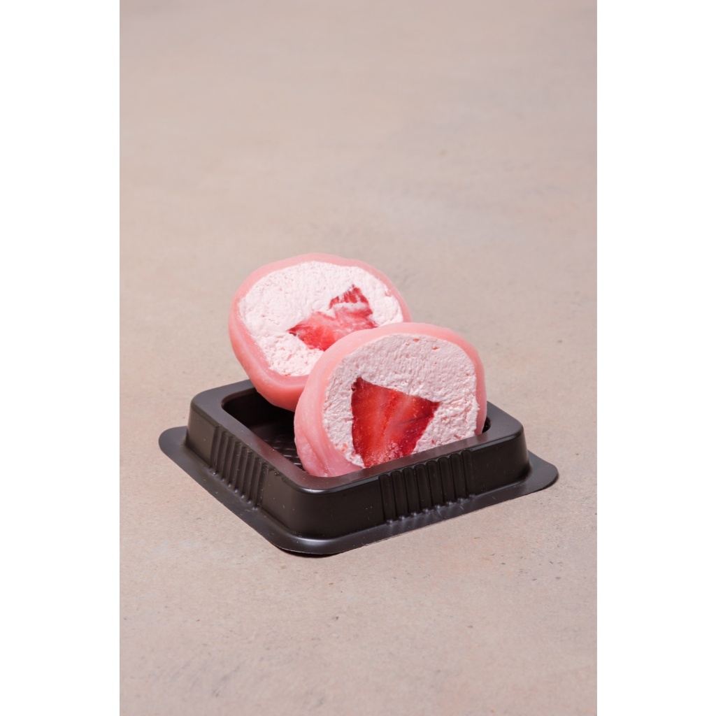 Daifuku Mochi Strawberry by Kizoku