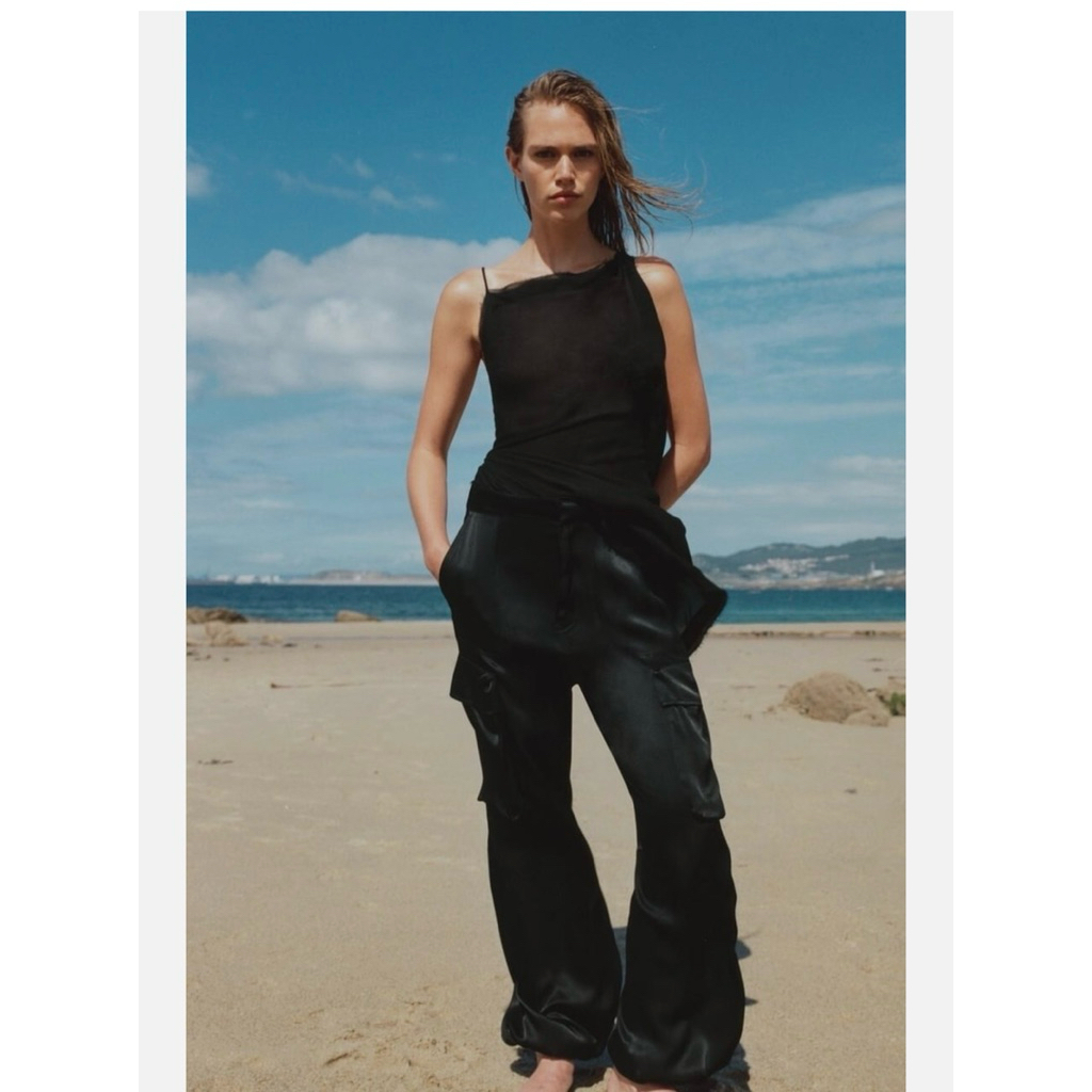 ZARA HIGHWAIST CARGO PANTS BLACK