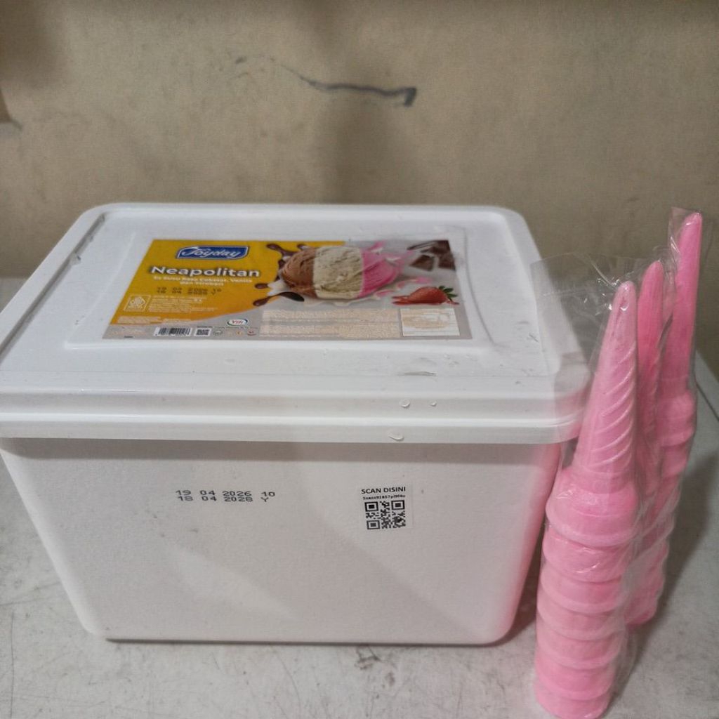 ice cream joyday neopolitan 8L + BONUS cone isi 20 pcs / eskrim Joy day 3in1 8 liter / es krim murah