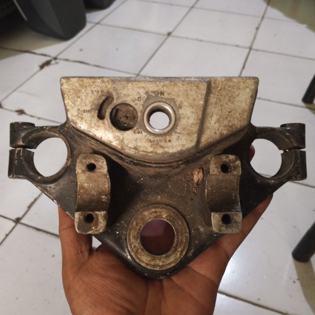 segitiga atas tiger revo original