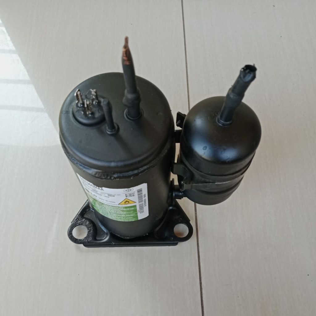 kompresor ac lg dual inverter 3/4 pk kondisi normal bekas pakai