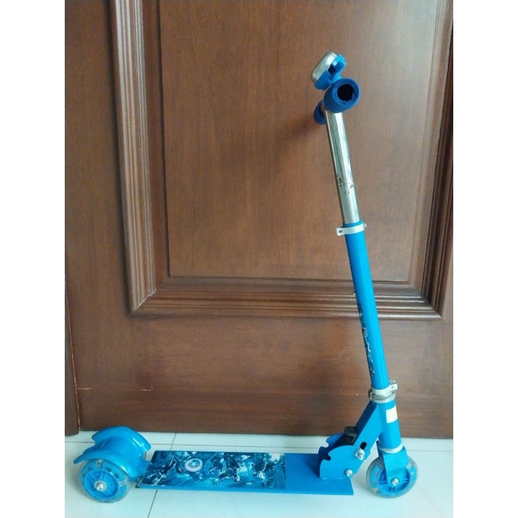 PRELOVED Mainan Anak Skuter Anak 3 Roda Otoped Scooter 3 Roda Skuter Karkater NO REM ( Medan )