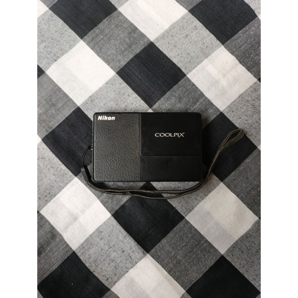 NIKON COOLPIX S70 Second
