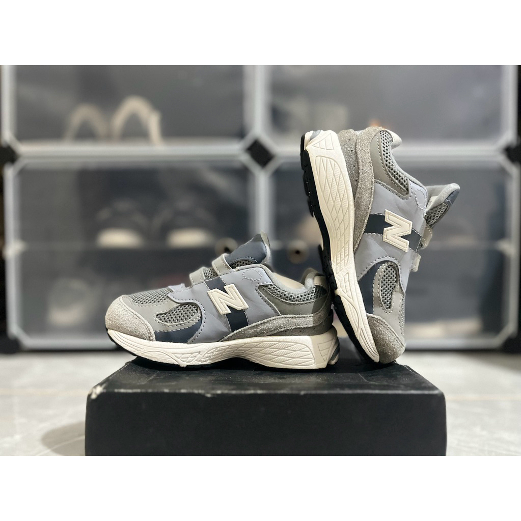 Sepatu Anak Preloved/Second Kids NB 2002R Insole 16 cm