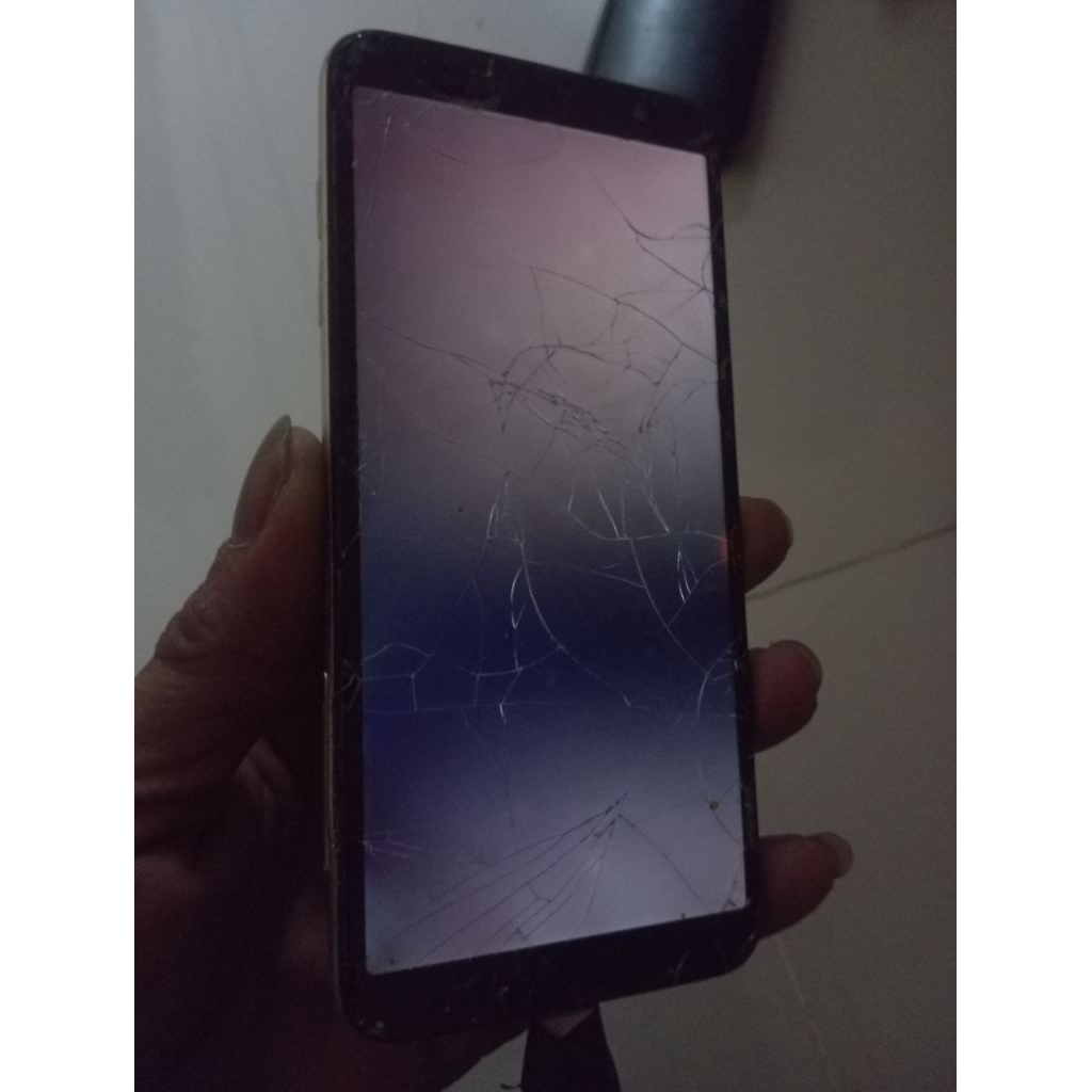 hp minusan samsung j6plus ram 4/64 minus LCD