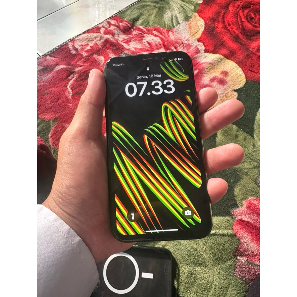 Iphone XR 256 GB No Minus. Imei aman. bekas