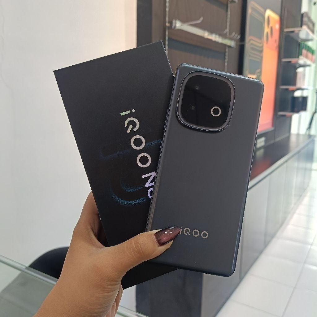 iQOO Neo 10 12/256 Second (7931 Black)