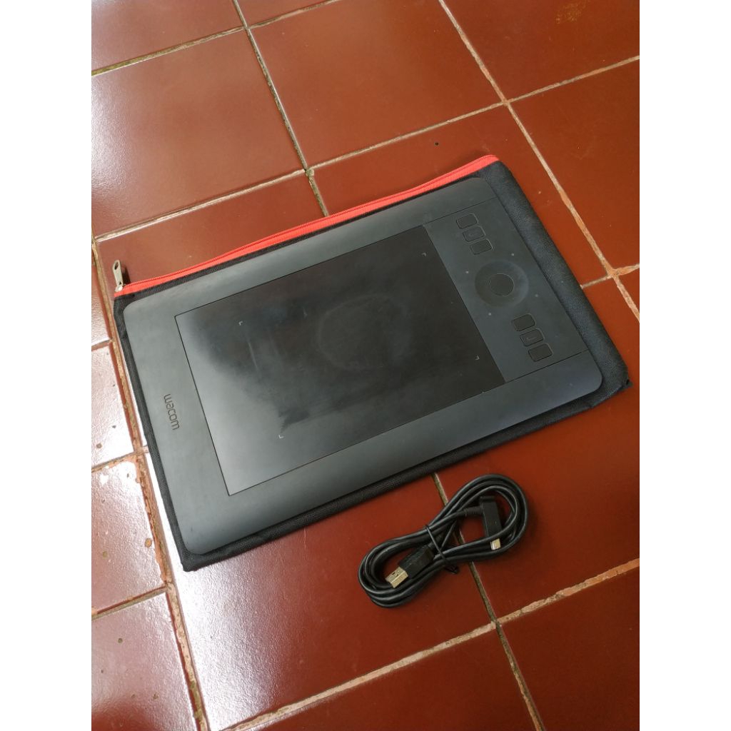 (tab only) Wacom intuos pro touch PTH451 PTH 451 second small pentab profesional bukan Pen display C