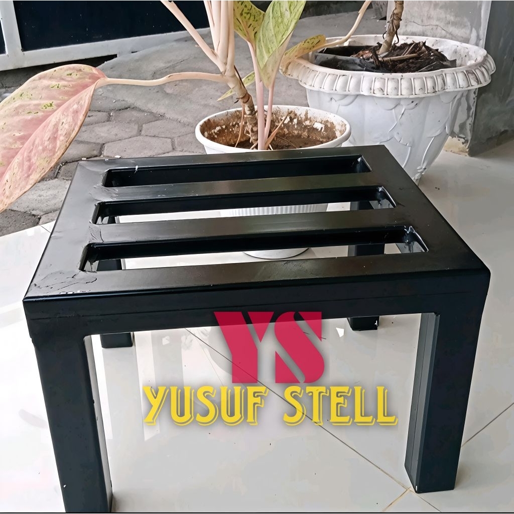 Dingklik Besi Hitam Doff Kursi Pendek Minimalis Alas Pot Tanaman