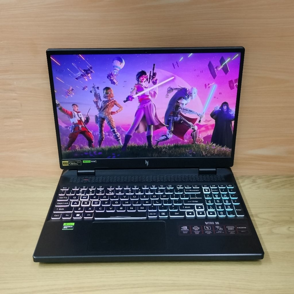 laptop gaming acer nitro 16 amd ryzen 7-7735Hs nvidia RTX 4050(6GB) ram 16gb/ssd 512gb wuxga ips 165