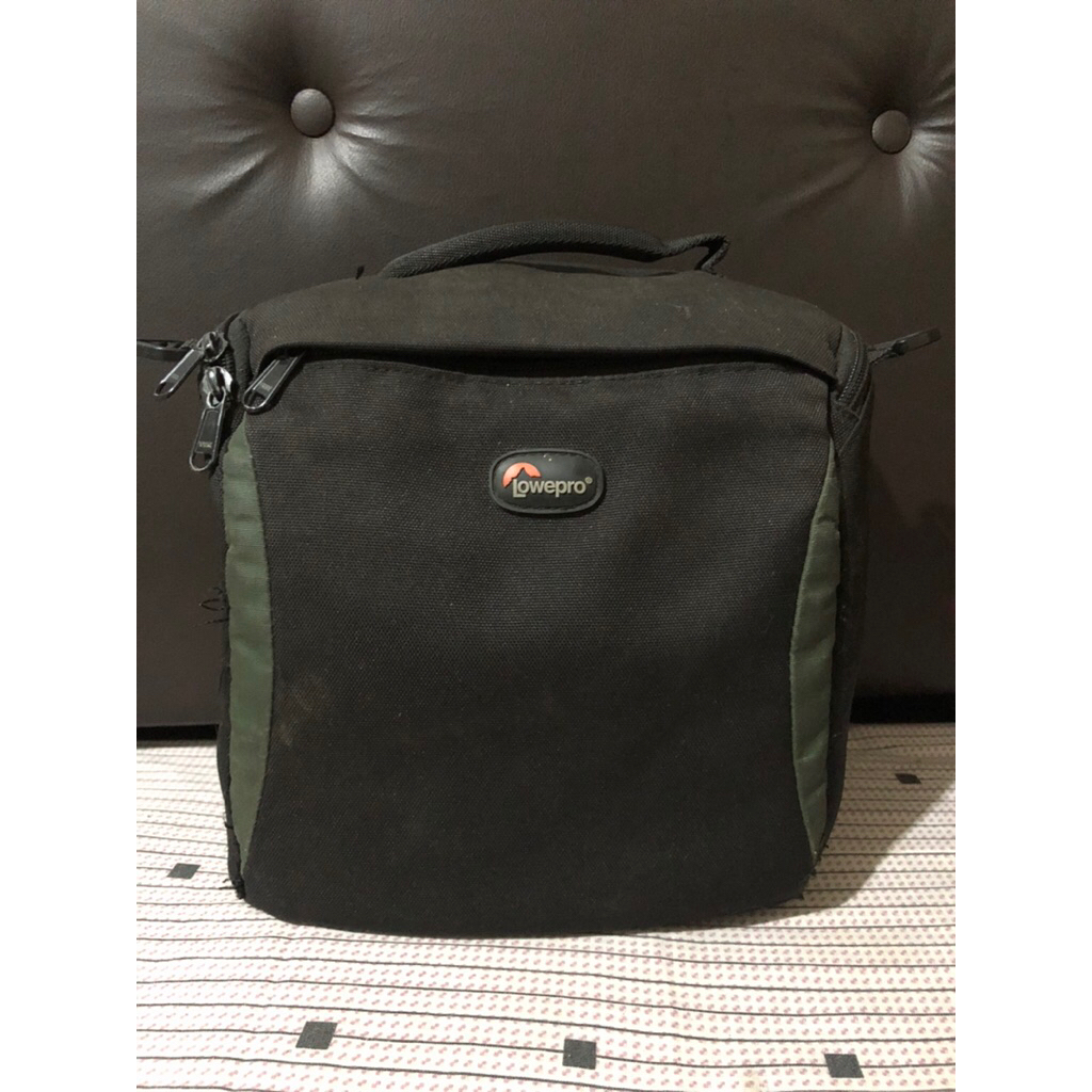 TAS KAMERA SELEMPANG LOWEPRO MULTIFUNGSIONAL