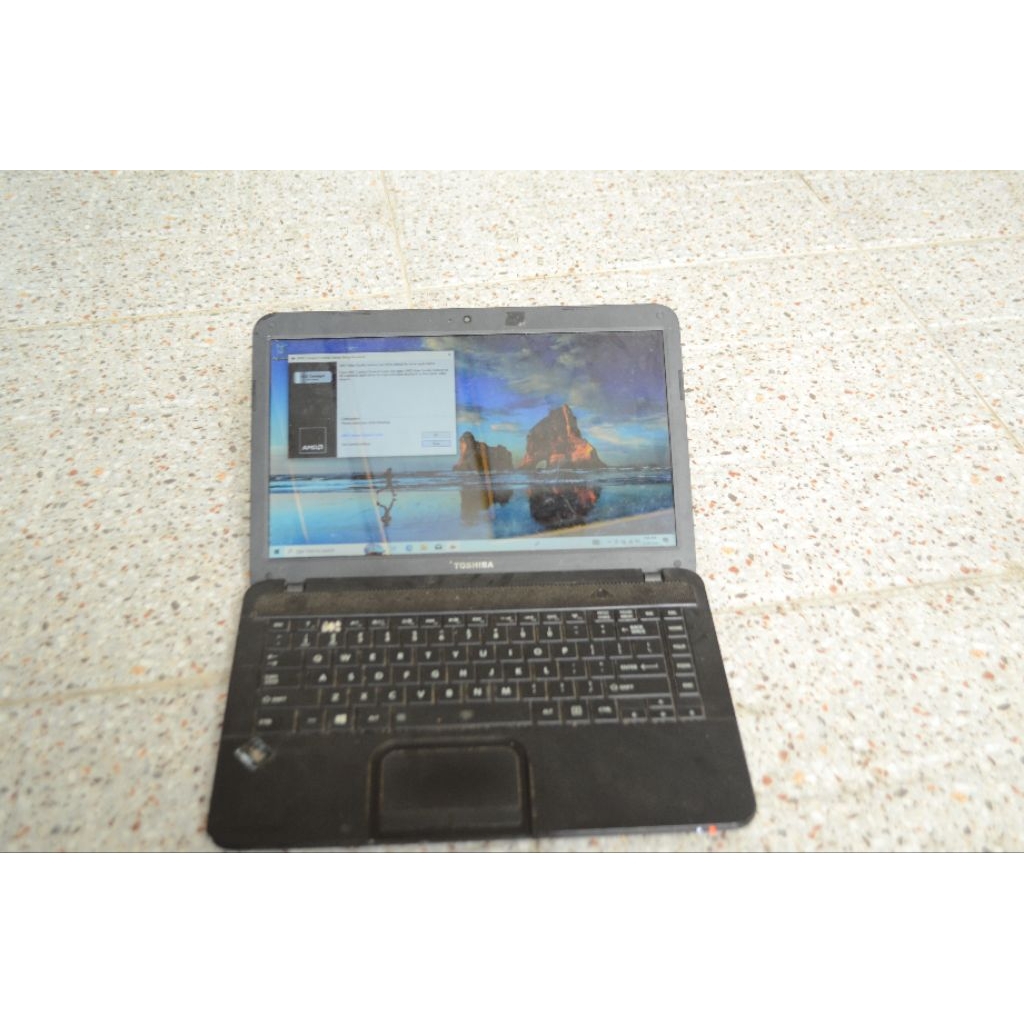 laptop Toshiba satellite c800D