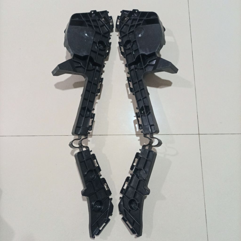 BRACKET BREKET BUMPER BEMPER BELAKANG TOYOTA VIOS YARIS 2018 2019 2020 2021 ORIGINAL 52575-0D360 / 5