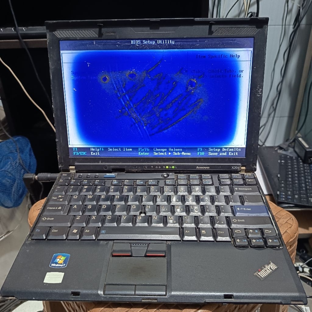 levovo x201 core i5 m520 2gb ( minus ) netbook laptop
