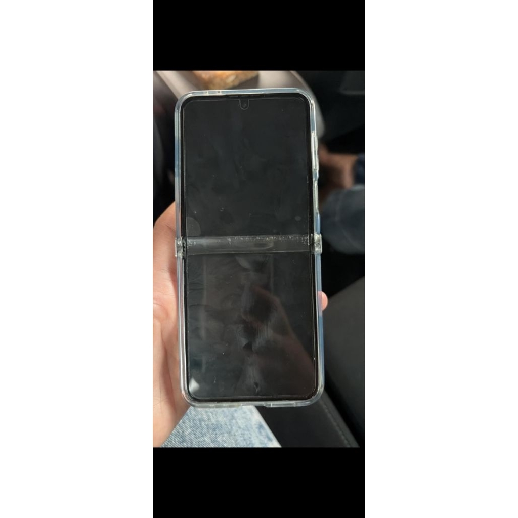 Samsung Z Flip 5 second