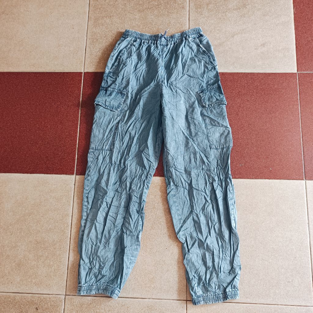 celana panjang jogger cargo GU L